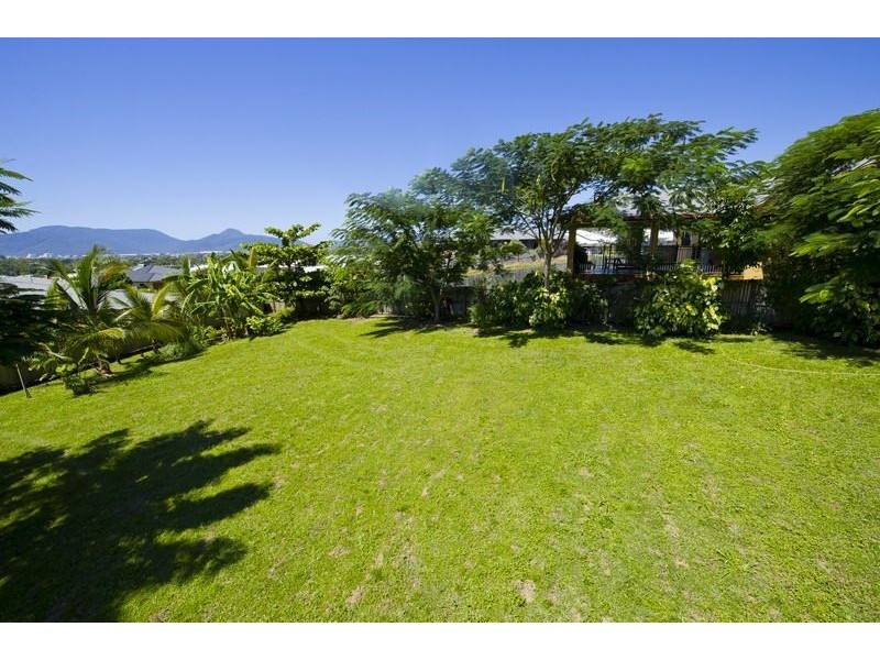 19 Morwong Close, Kanimbla QLD 4870