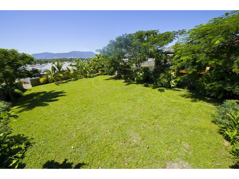 19 Morwong Close, Kanimbla QLD 4870