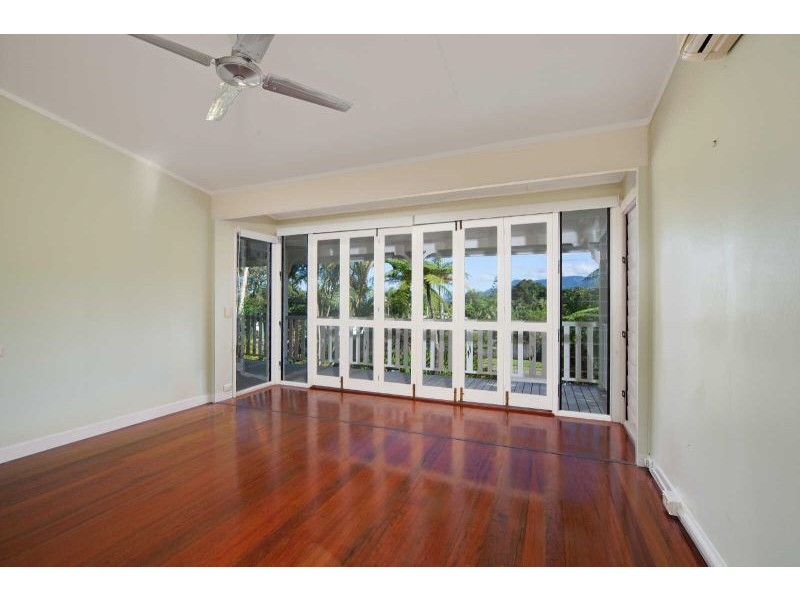60 Hutchinson Street, Whitfield QLD 4870