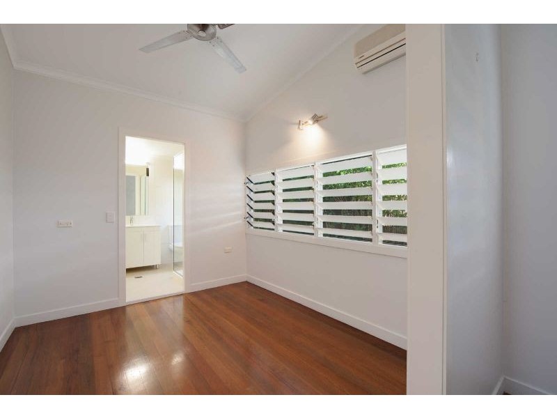 60 Hutchinson Street, Whitfield QLD 4870
