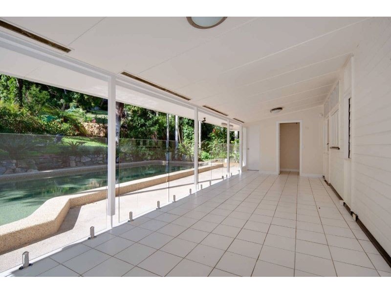 60 Hutchinson Street, Whitfield QLD 4870