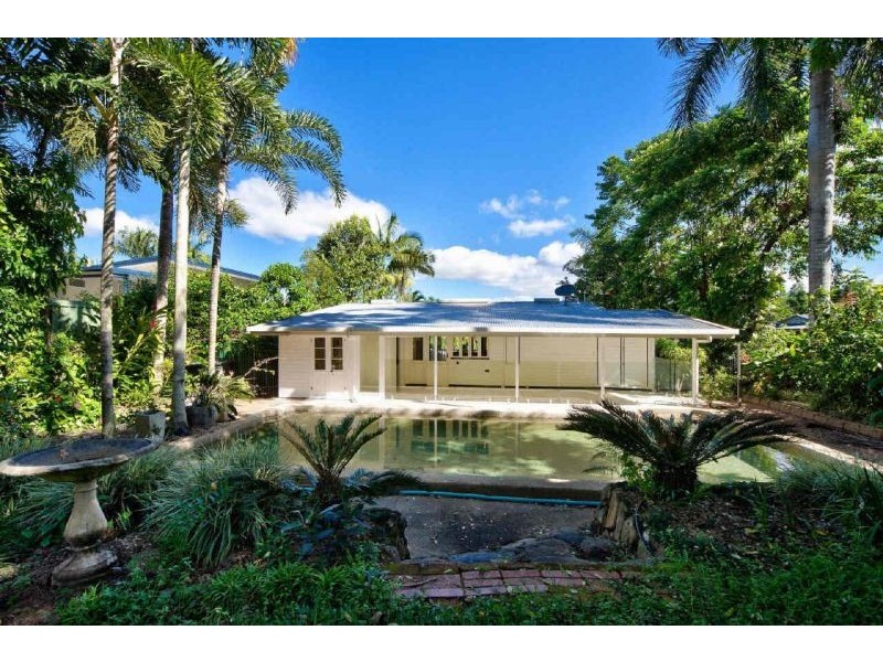 60 Hutchinson Street, Whitfield QLD 4870
