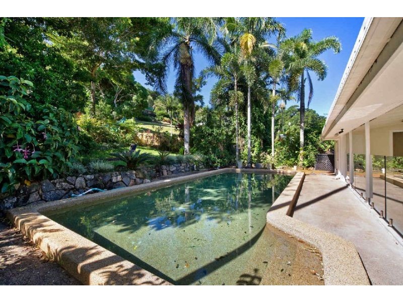 60 Hutchinson Street, Whitfield QLD 4870