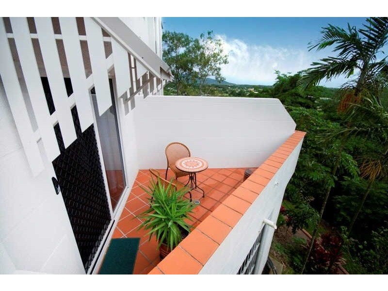 52/8-14 Munro Terrace, Mooroobool QLD 4870