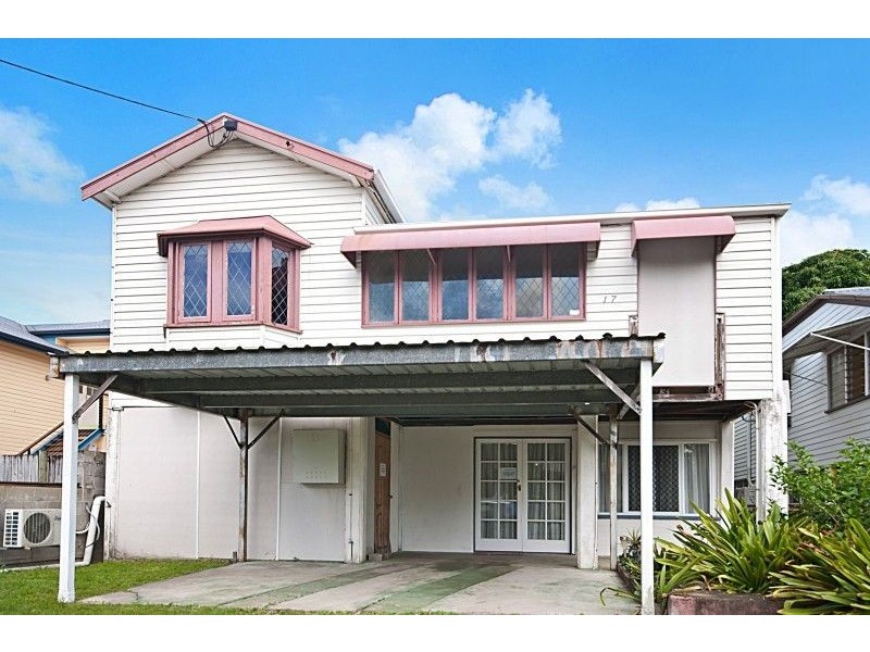 17 Cairns Street, Cairns North QLD 4870