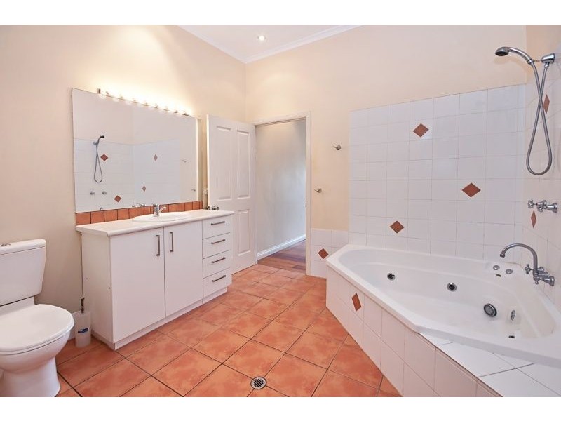 17 Cairns Street, Cairns North QLD 4870