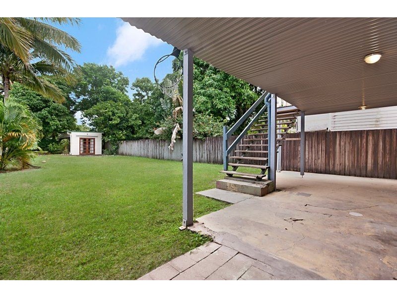 17 Cairns Street, Cairns North QLD 4870