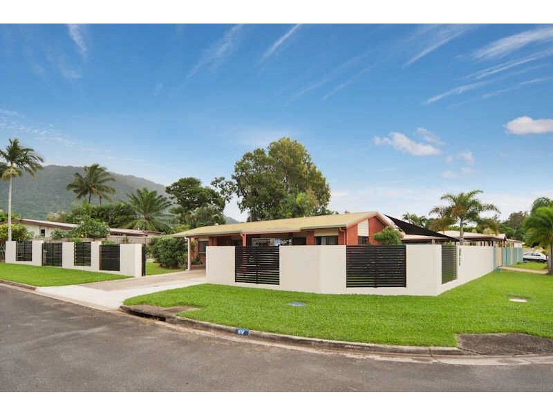 25 Pepperina Street, Mooroobool QLD 4870