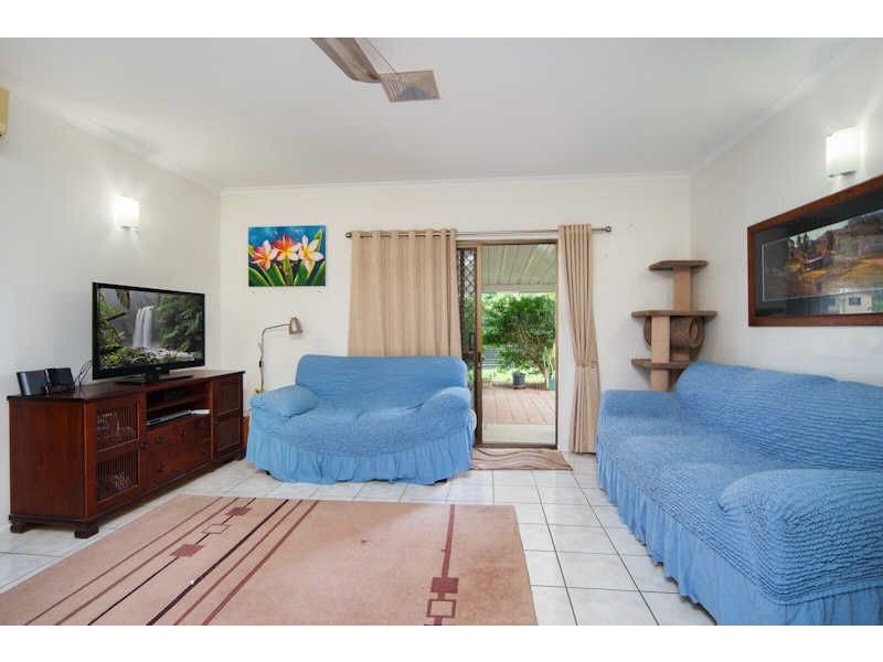 25 Pepperina Street, Mooroobool QLD 4870