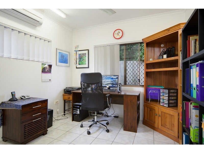 25 Pepperina Street, Mooroobool QLD 4870