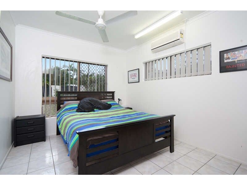 25 Pepperina Street, Mooroobool QLD 4870