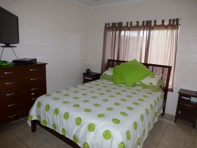 1/3-4 Holden Close, Whitfield QLD 4870