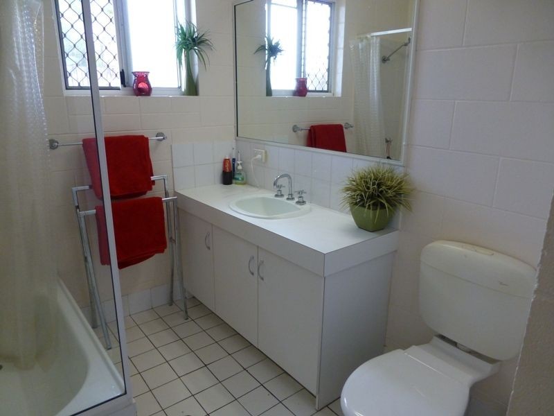 1/3-4 Holden Close, Whitfield QLD 4870