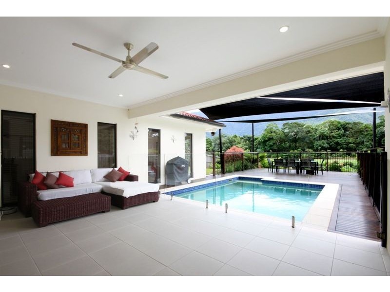 13 Sascha Close, Redlynch QLD 4870