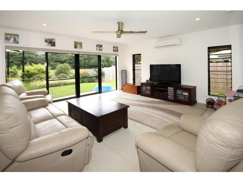 13 Sascha Close, Redlynch QLD 4870