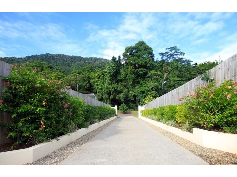 13 Sascha Close, Redlynch QLD 4870