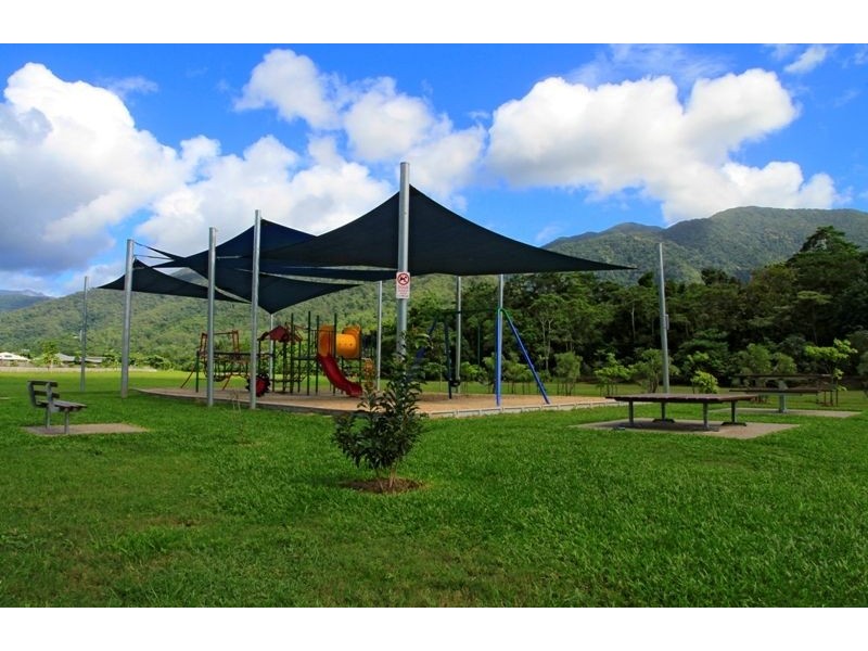 13 Sascha Close, Redlynch QLD 4870