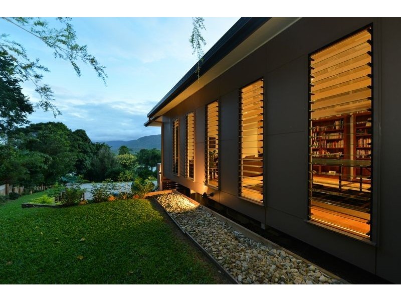 62 Hutchinson Street, Whitfield QLD 4870