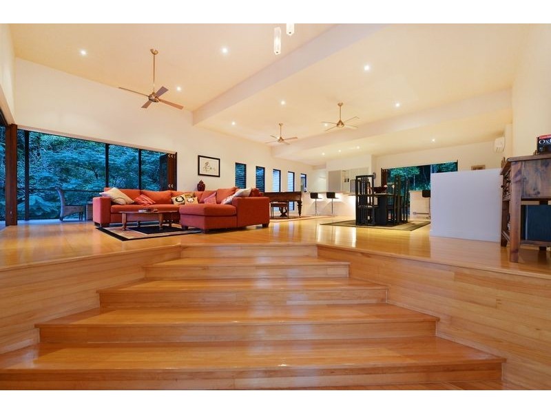 62 Hutchinson Street, Whitfield QLD 4870