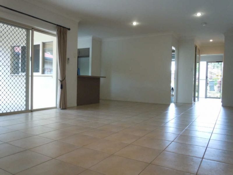 37 Chesterfield Close, Brinsmead QLD 4870