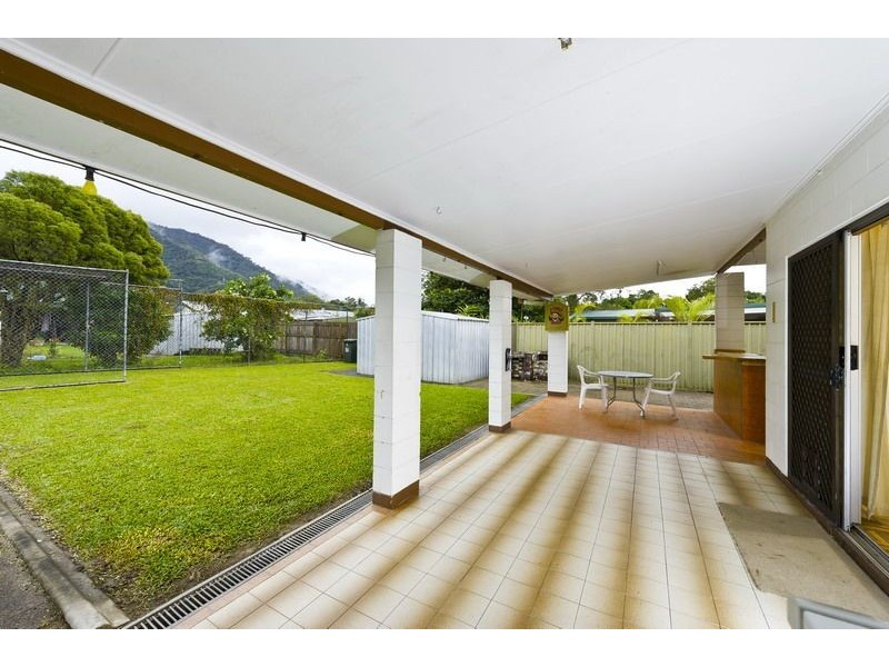 14 Lobelia Court, Mooroobool QLD 4870