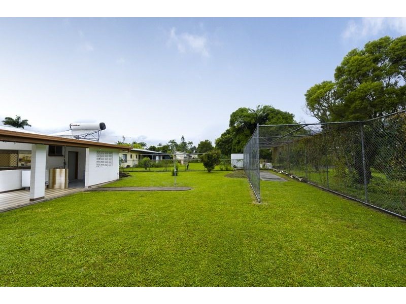 14 Lobelia Court, Mooroobool QLD 4870