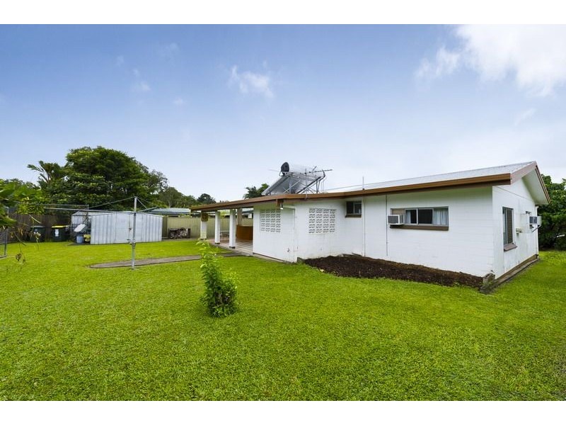 14 Lobelia Court, Mooroobool QLD 4870