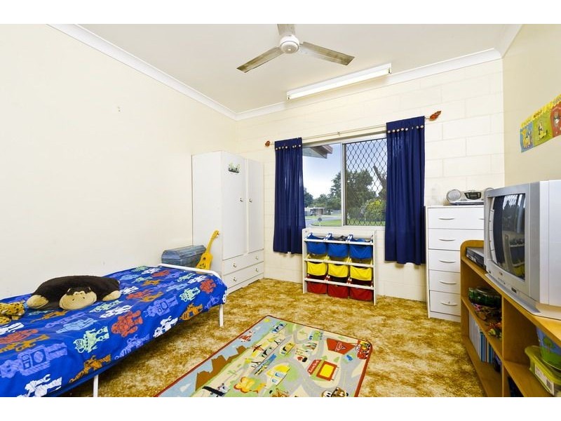 14 Lobelia Court, Mooroobool QLD 4870