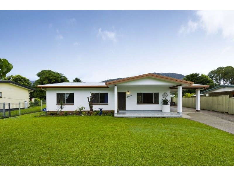 14 Lobelia Court, Mooroobool QLD 4870