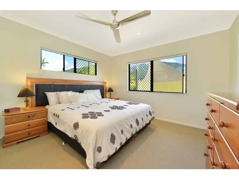 16 Kippin Close, Redlynch QLD 4870