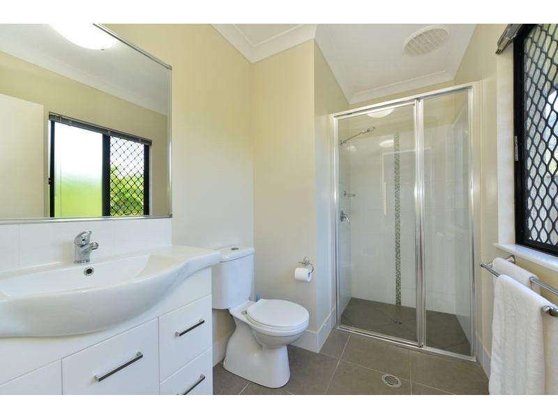 16 Kippin Close, Redlynch QLD 4870