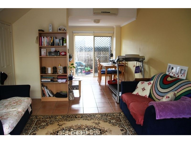 2/205 McLeod Street, Cairns North QLD 4870