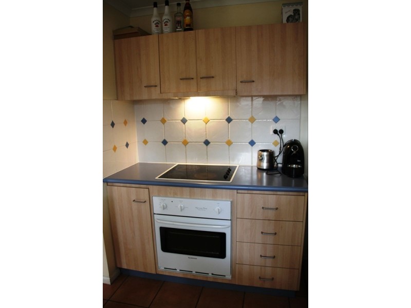 2/205 McLeod Street, Cairns North QLD 4870