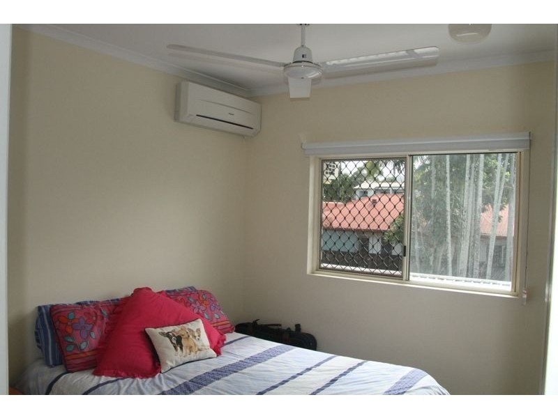 2/205 McLeod Street, Cairns North QLD 4870