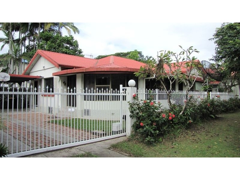 3 Thomas Street, Cairns North QLD 4870