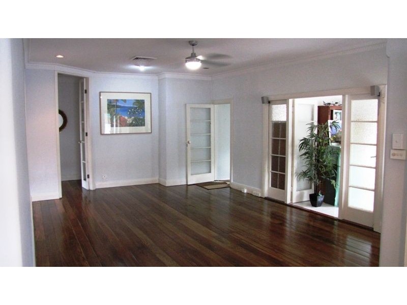 3 Thomas Street, Cairns North QLD 4870