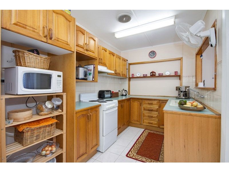 11 Murray Street, Manoora QLD 4870