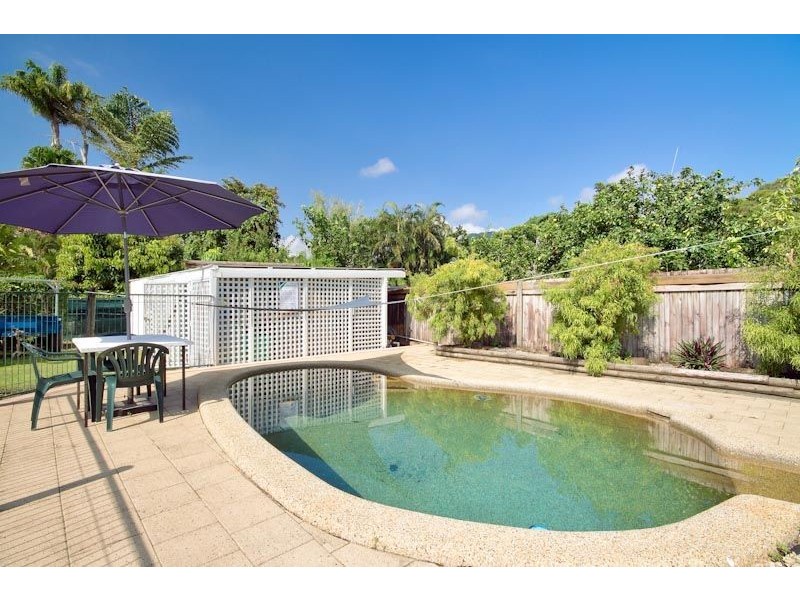 11 Murray Street, Manoora QLD 4870