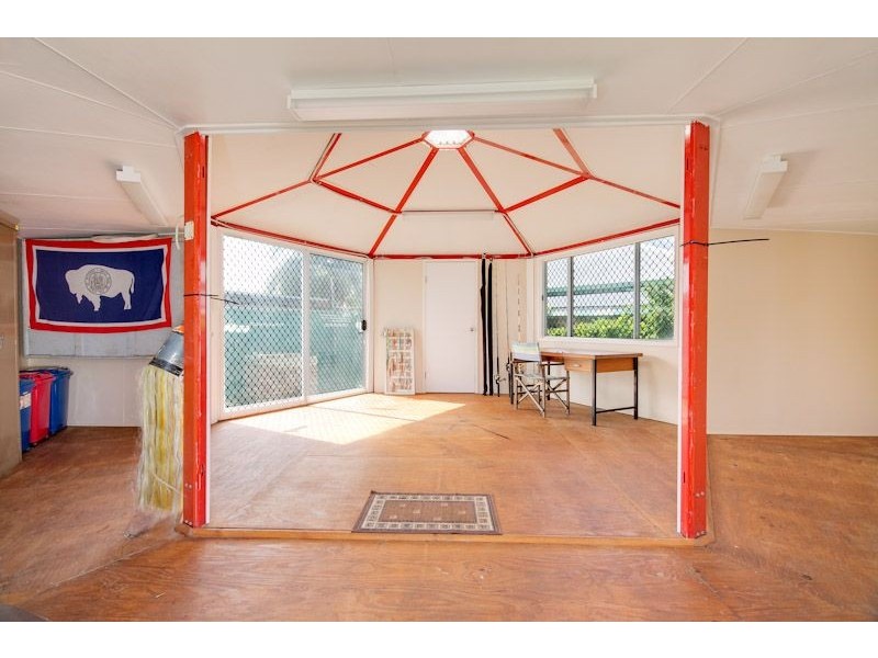 11 Murray Street, Manoora QLD 4870