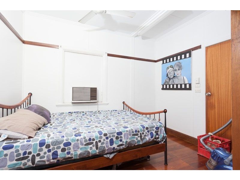 9 Murray Street, Manoora QLD 4870