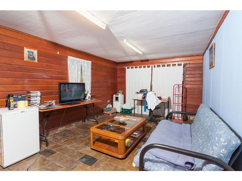 9 Murray Street, Manoora QLD 4870