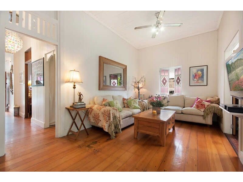 8B Keeble Street, Stratford QLD 4870