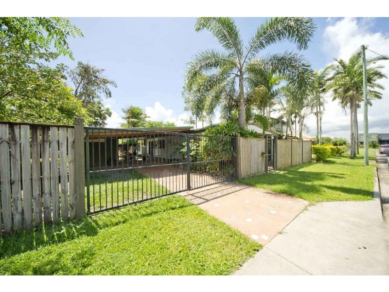 8 Dalton Street, Bungalow QLD 4870