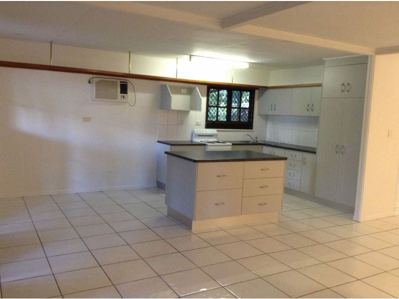 8 Dalton Street, Bungalow QLD 4870