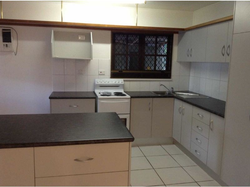 8 Dalton Street, Bungalow QLD 4870