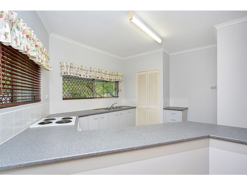 2/8-14 Rose Street, Westcourt QLD 4870