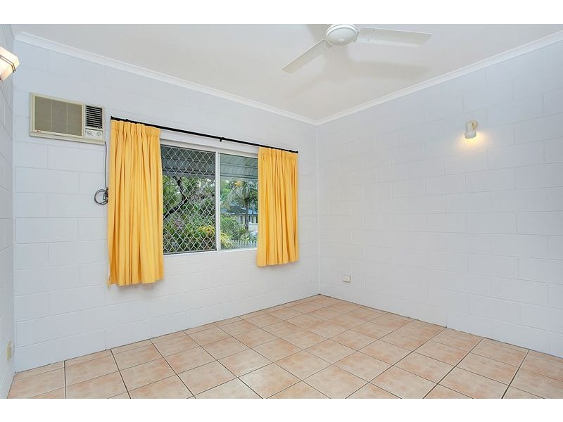 2/8-14 Rose Street, Westcourt QLD 4870