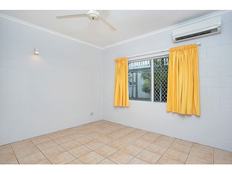 2/8-14 Rose Street, Westcourt QLD 4870