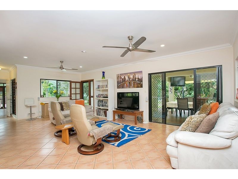 2 Osprey Close, Bayview Heights QLD 4868