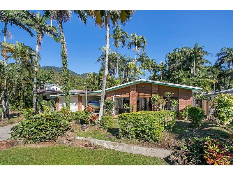 13 Di Savia Close, Whitfield QLD 4870